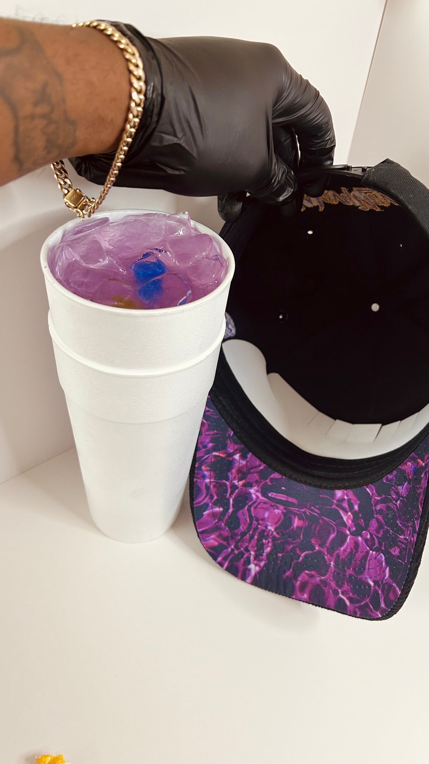 Wavy Navy Stros Hat